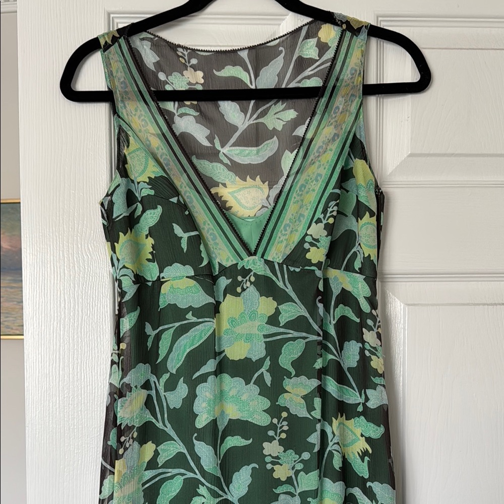 Elie Tahari Floral V-Neck Sleeveless Dress